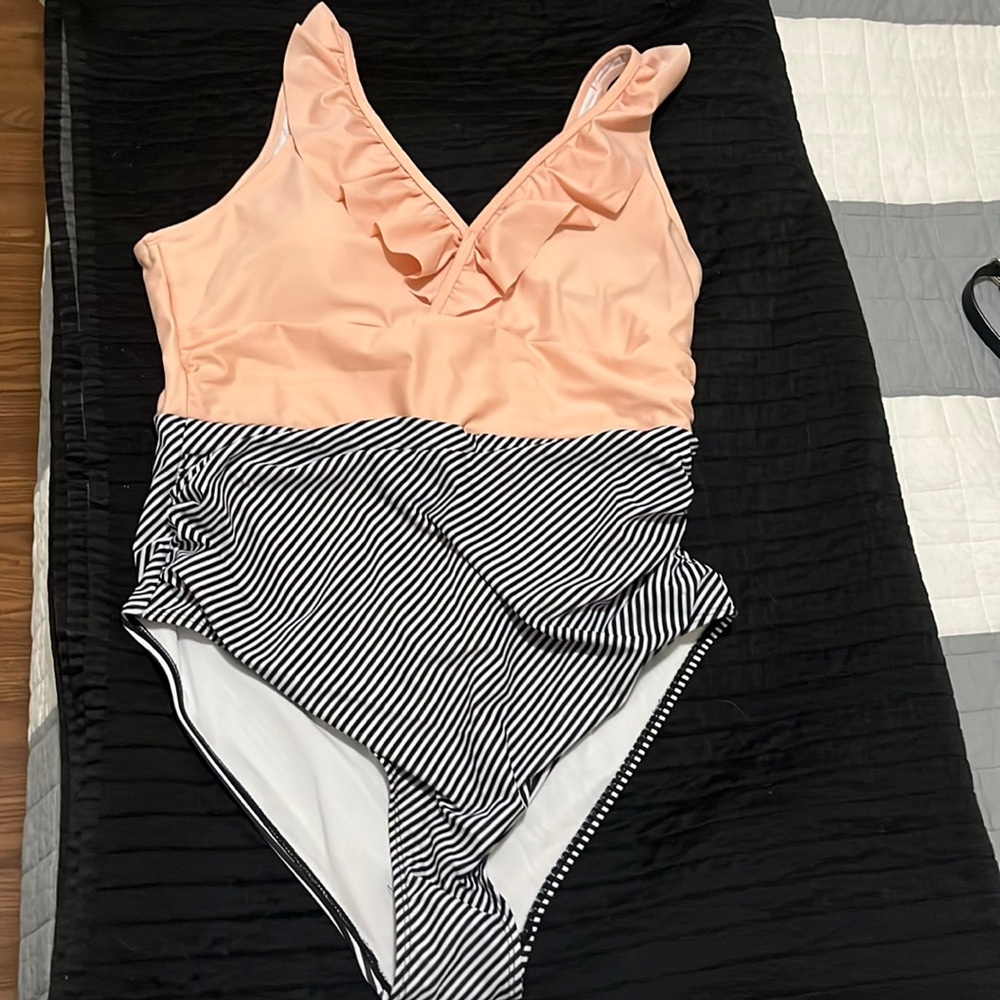 SHEIN one piece woman’s bathing suit